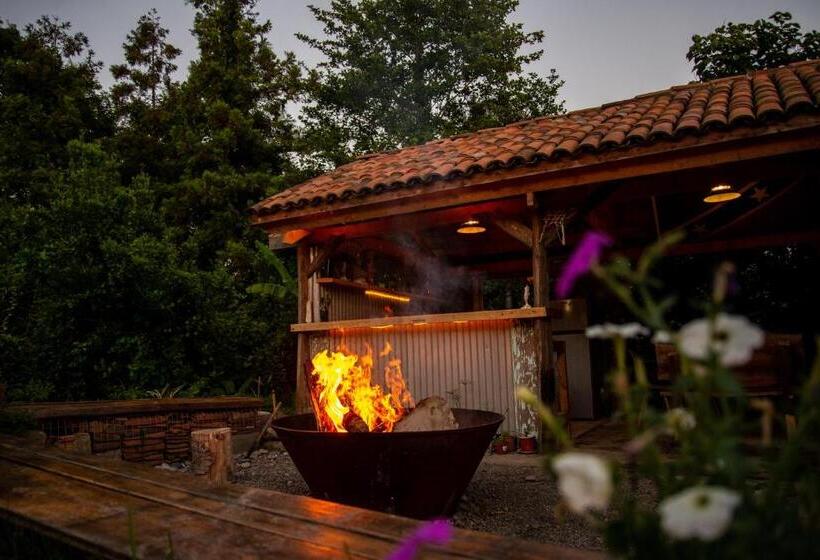 پانسیون Shromantic Garden