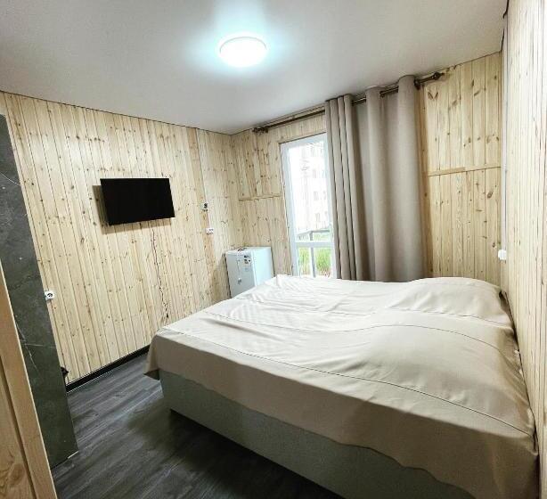 پانسیون Sun House 2023