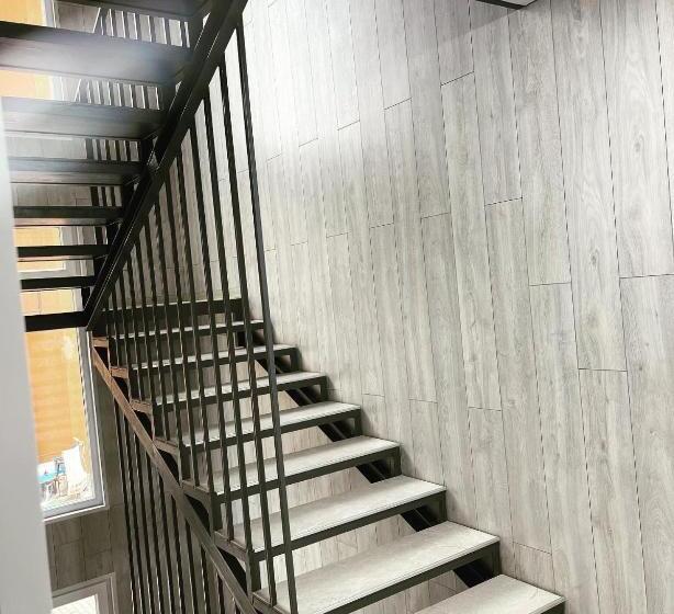 پانسیون Sun House 2023