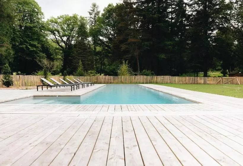 リゾートホテル Bandiat Le Domaine