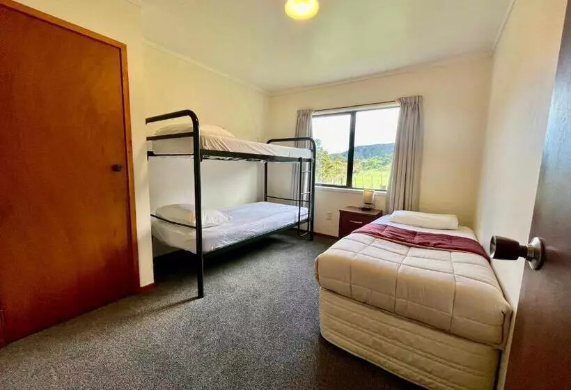 Lomakeskus White Star Station Farm Holiday Park