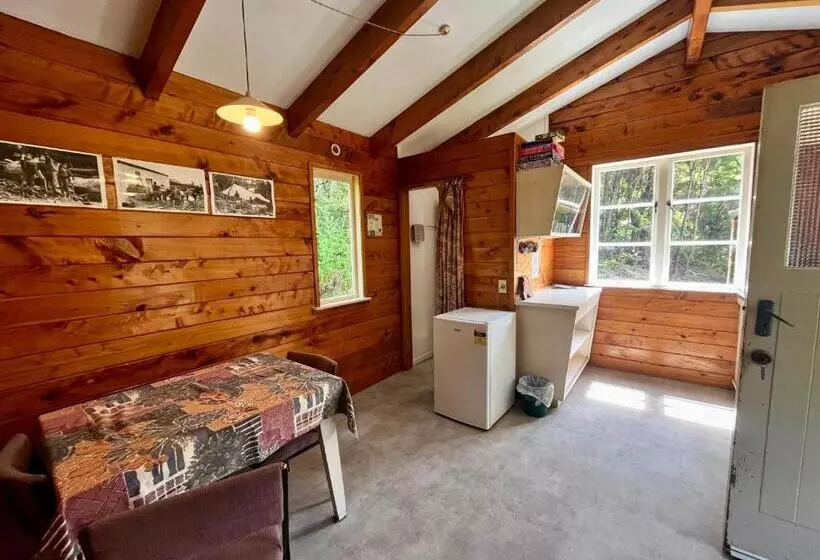 Lomakeskus White Star Station Farm Holiday Park