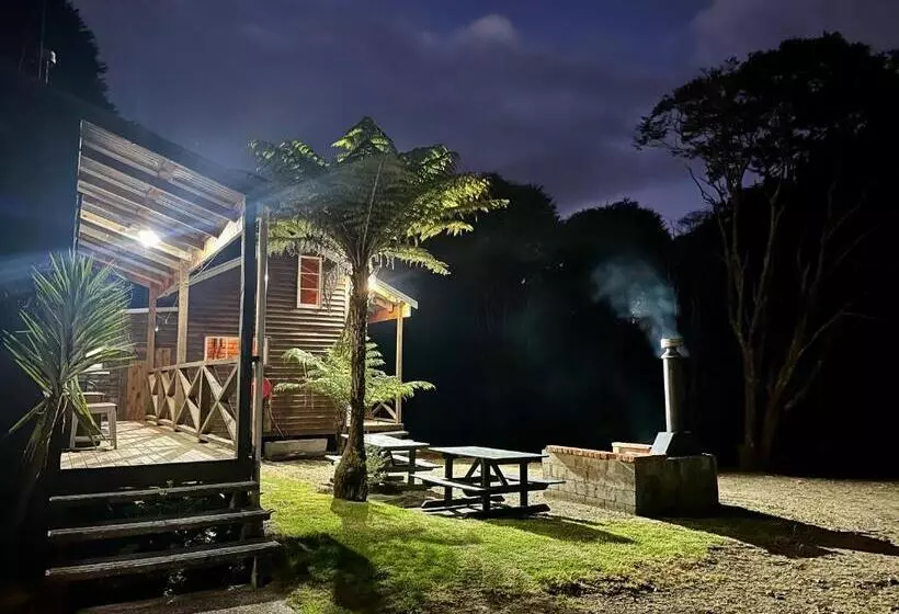 Lomakeskus White Star Station Farm Holiday Park