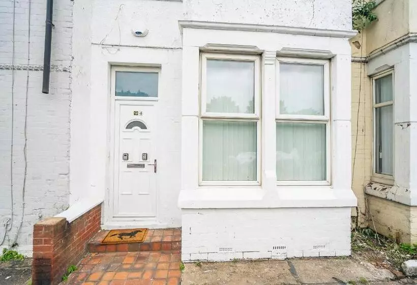 Retkeilymaja Majestic Inn