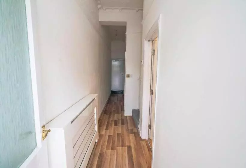 Retkeilymaja Majestic Inn