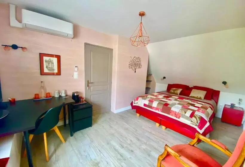 Aamiaismajoitus (B&B) Charmante Suite Avec Jacuzzi Dans Maison Atypique