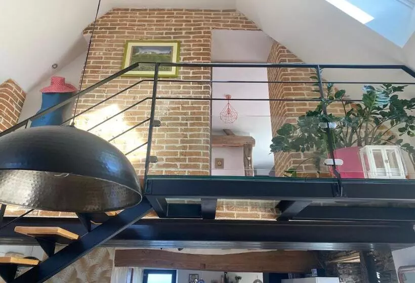 Aamiaismajoitus (B&B) Charmante Suite Avec Jacuzzi Dans Maison Atypique