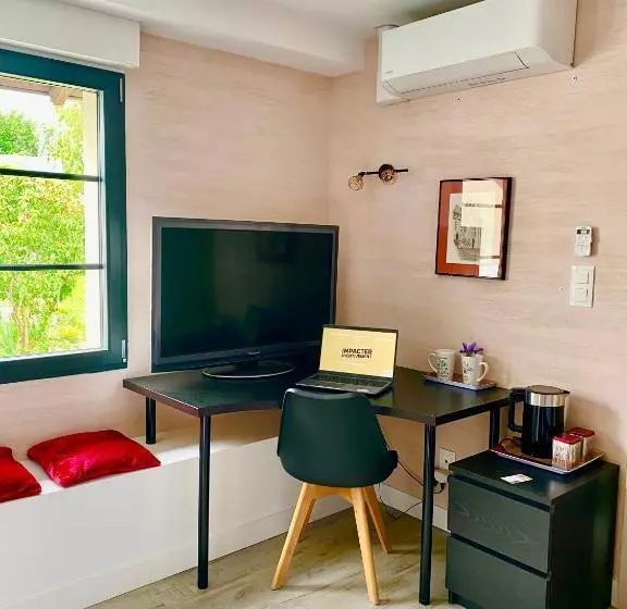 Aamiaismajoitus (B&B) Charmante Suite Avec Jacuzzi Dans Maison Atypique