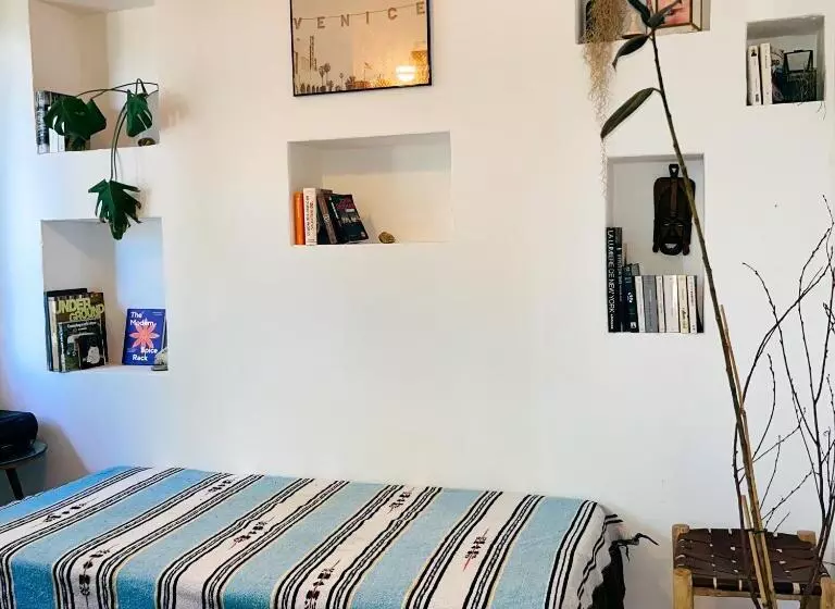 ベッドアンドブレックファースト Guest House Folk Inn