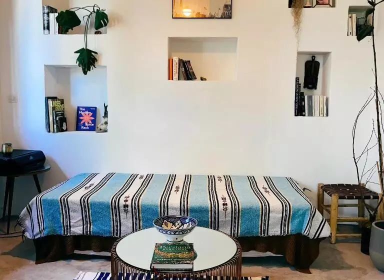 ベッドアンドブレックファースト Guest House Folk Inn