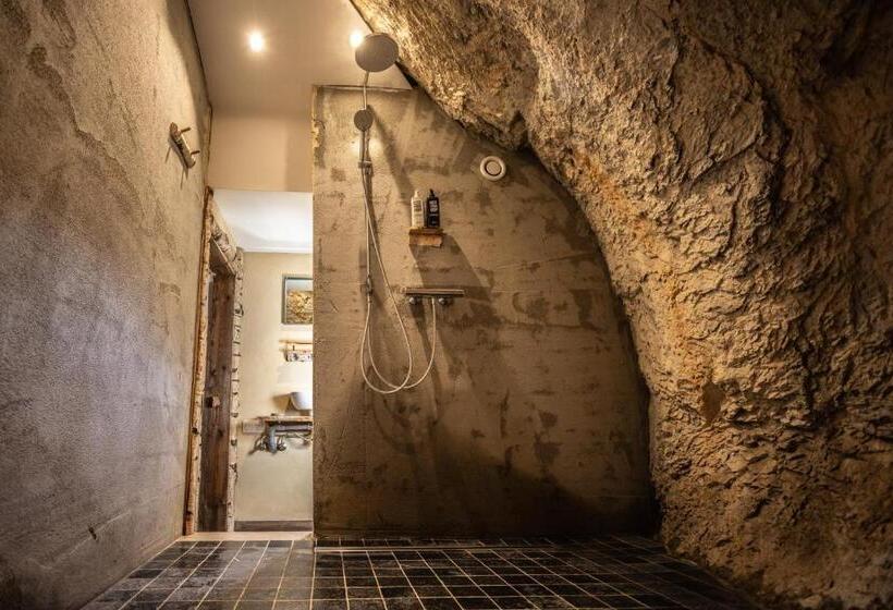 تختخواب و صبحانه La Grotte Dinant