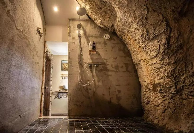 Aamiaismajoitus (B&B) La Grotte Dinant