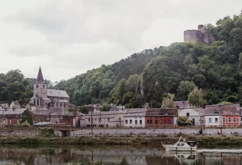 Aamiaismajoitus (B&B) La Grotte Dinant