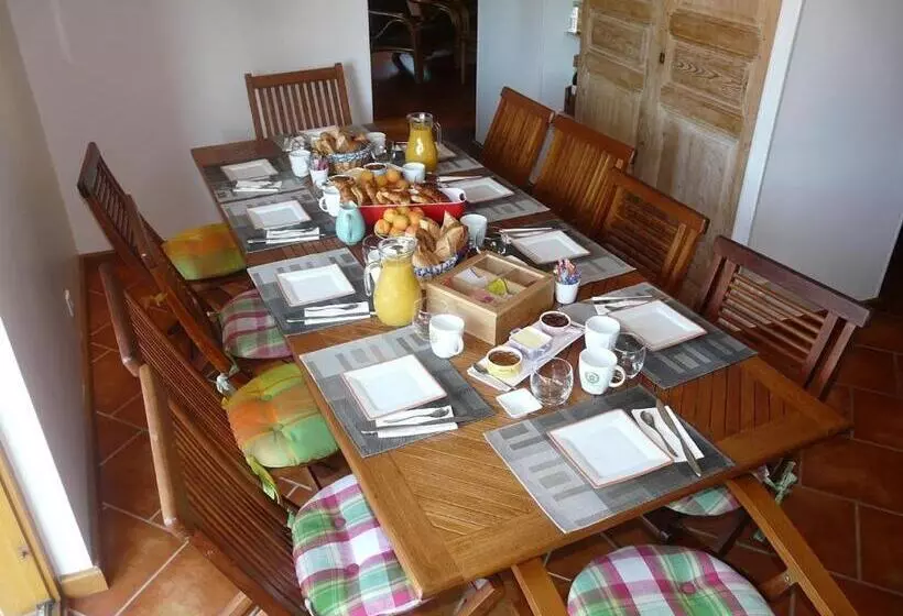 Aamiaismajoitus (B&B) Plaine Et Colline Chambres Et Table D Hôtes Isère