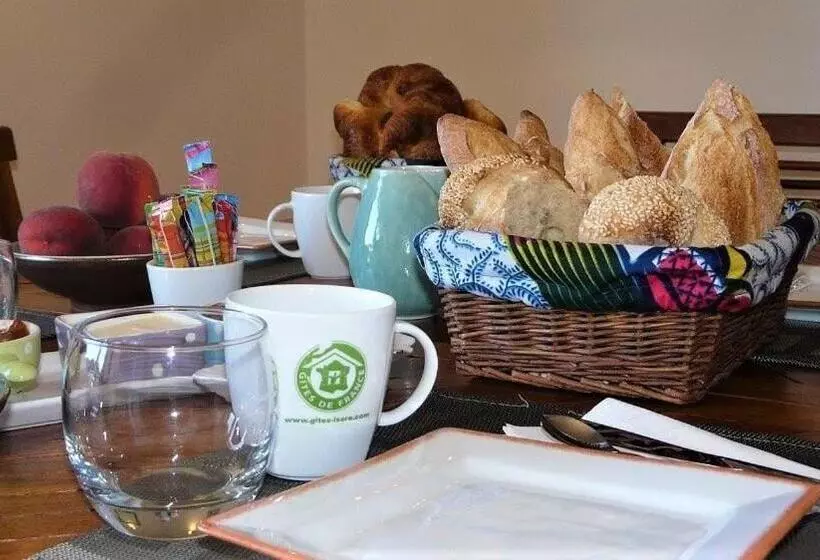 Aamiaismajoitus (B&B) Plaine Et Colline Chambres Et Table D Hôtes Isère