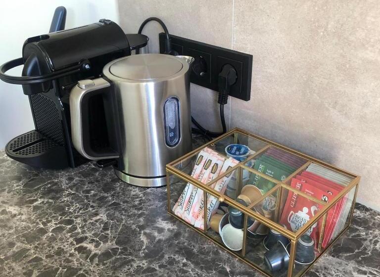 住宿加早餐 The Little White House