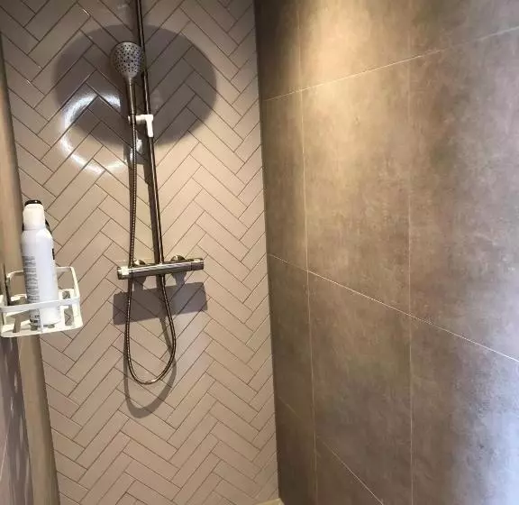 ベッドアンドブレックファースト The Little White House