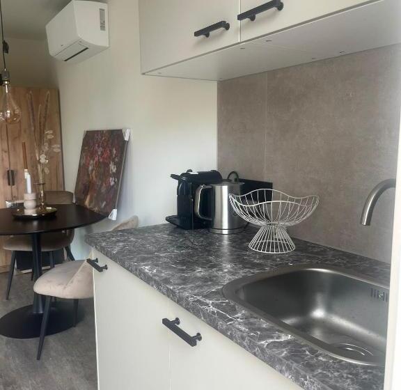 住宿加早餐 The Little White House