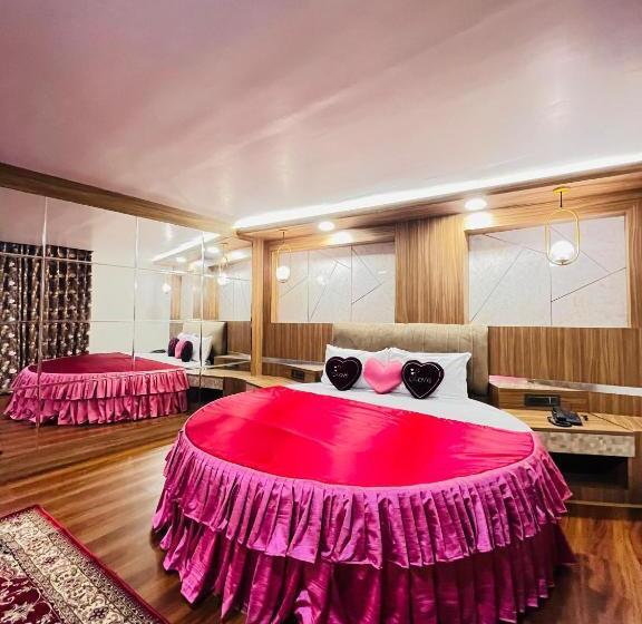 בית מלון כפרי Broadway Boutique Mall Road Darjeeling   A Luxury Collection   Best Seller