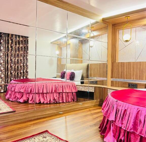 בית מלון כפרי Broadway Boutique Mall Road Darjeeling   A Luxury Collection   Best Seller