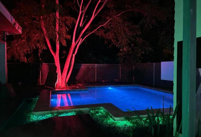 Отель El Retiro