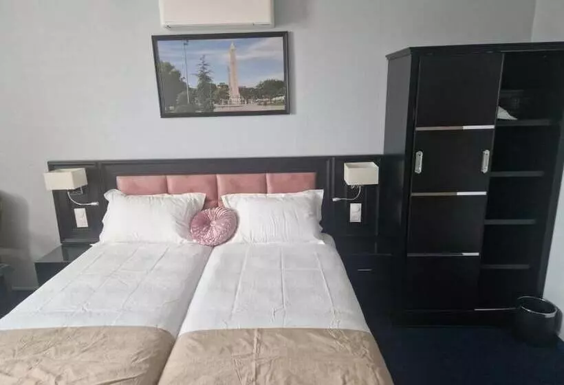 هتل Grand Paris
