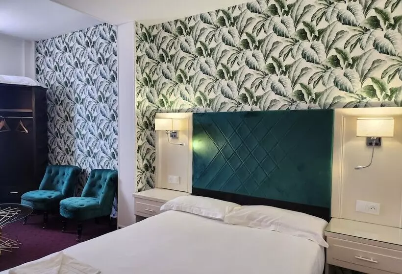 هتل Grand Paris