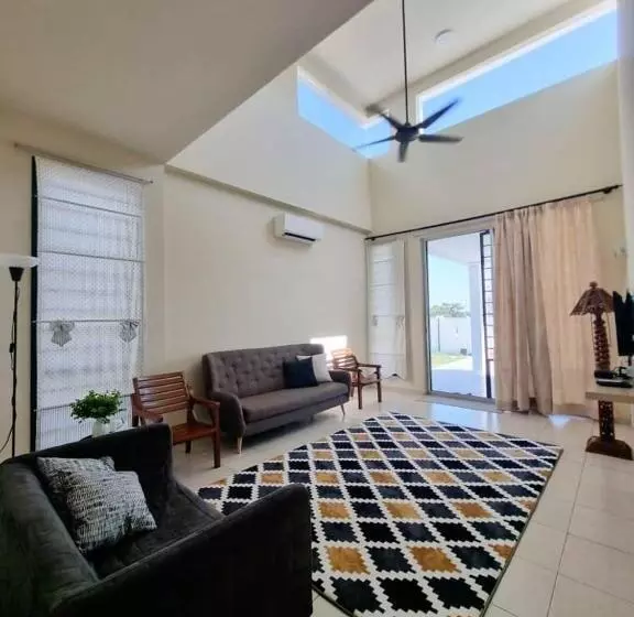 ペンション Ans Homestay Alor Setar