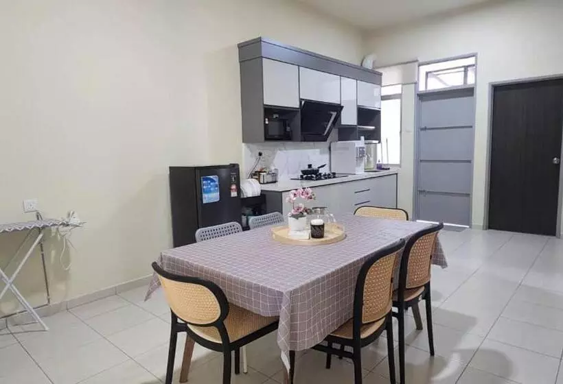 ペンション Ans Homestay Alor Setar
