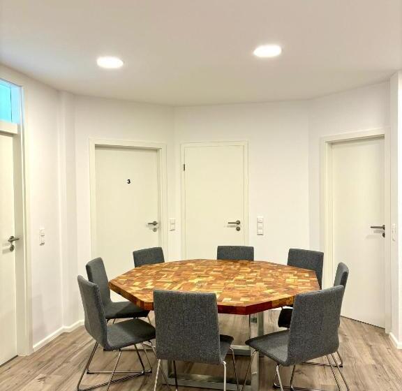 פנסיון Check In By Beone