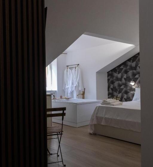 پانسیون Coraline Deluxe Rooms