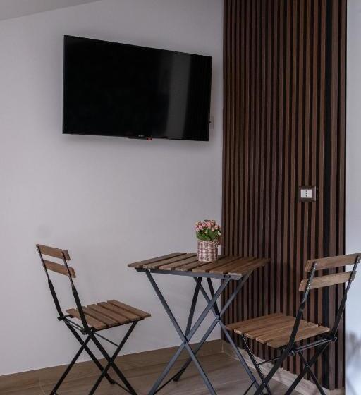 پانسیون Coraline Deluxe Rooms