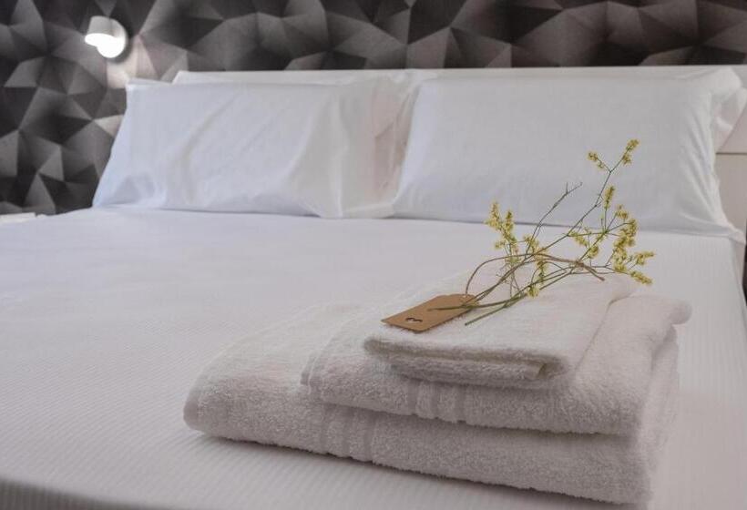 پانسیون Coraline Deluxe Rooms