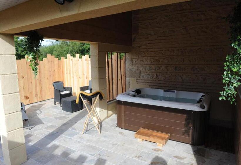 پانسیون L Alcôve D Aliénor