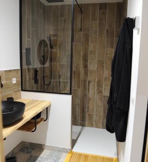 پانسیون L Alcôve D Aliénor