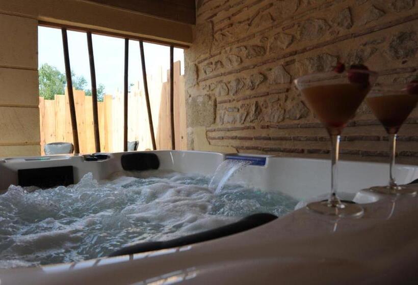 پانسیون L Alcôve D Aliénor