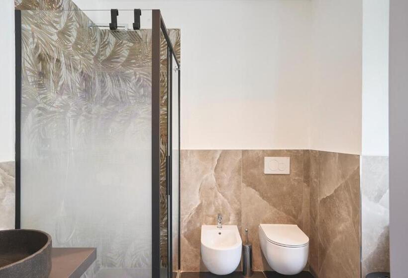 بنسيون New Moon Del Prione