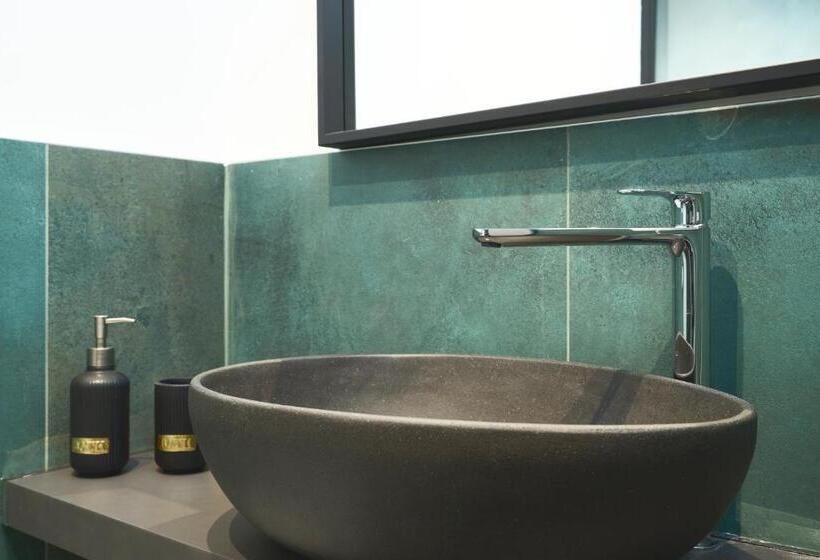 بنسيون New Moon Del Prione