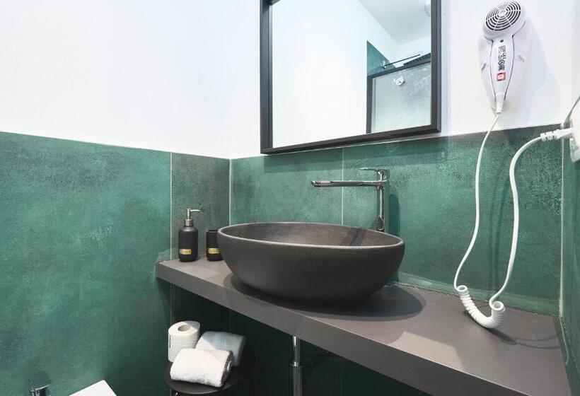 بنسيون New Moon Del Prione