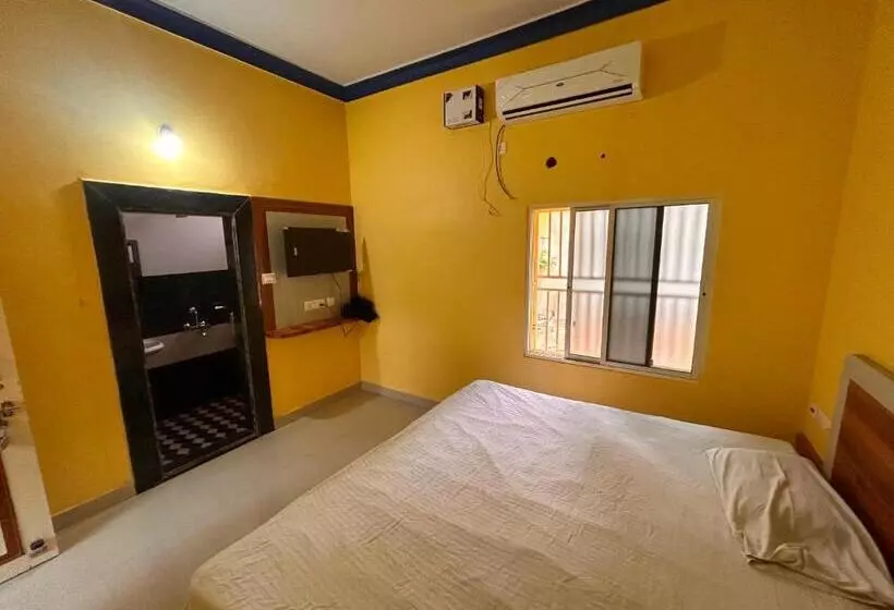 ペンション Oyo Home Omm Guest House Homestay
