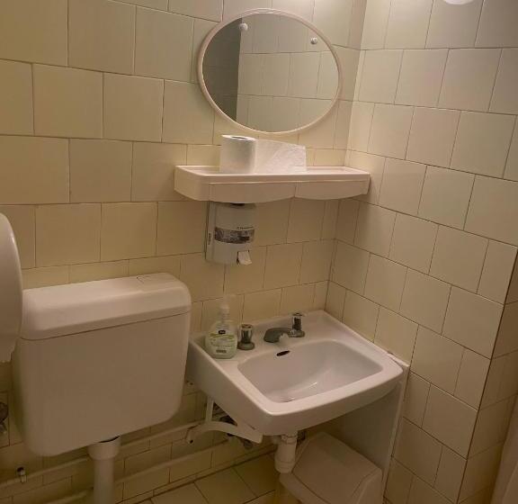 膳宿费 Tifani Szálló