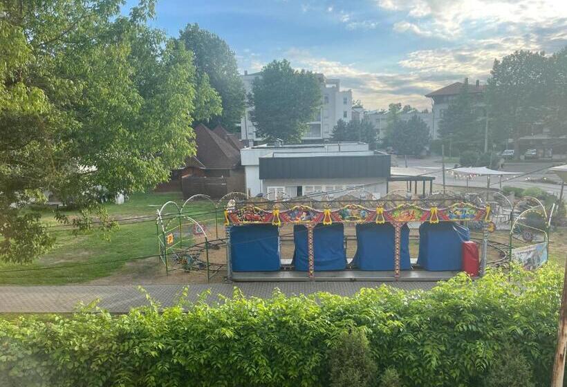 펜션 Tifani Szálló