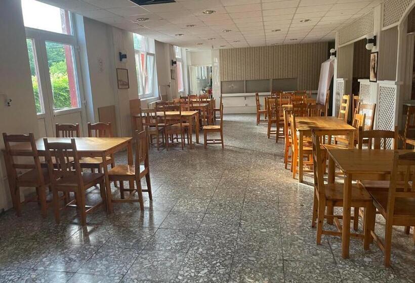 膳宿费 Tifani Szálló