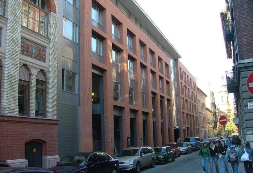 Springfield Private Hostel