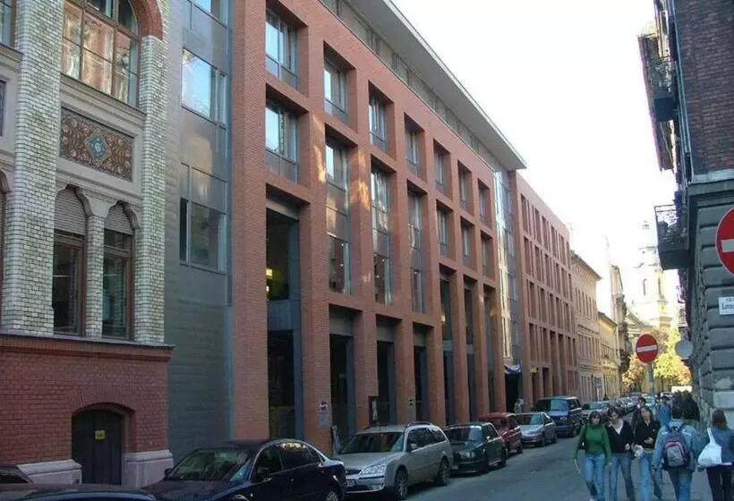 Springfield Private Hostel