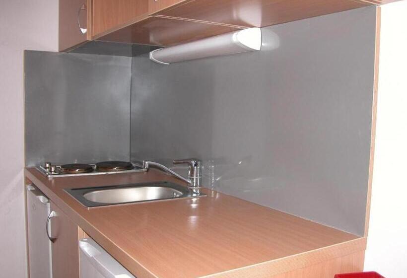 Springfield Private Hostel