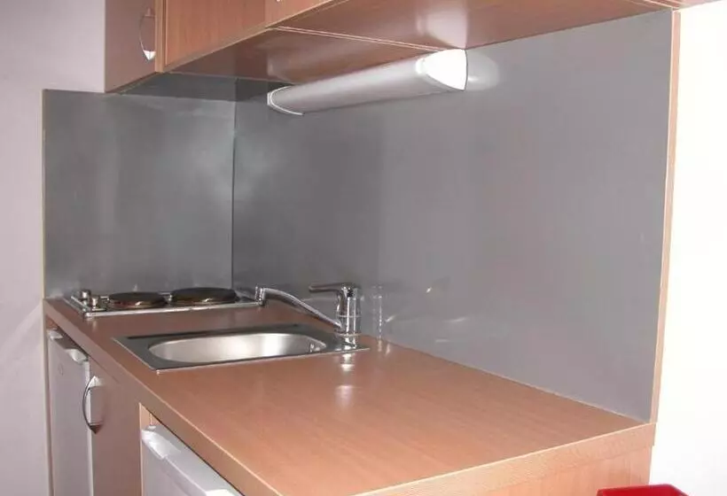 Springfield Private Hostel