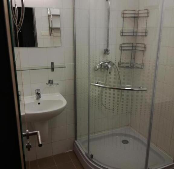 Springfield Private Hostel