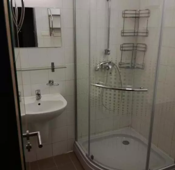 Springfield Private Hostel