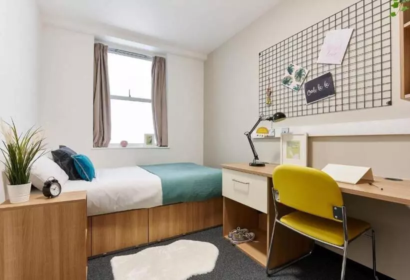 ユースホステル For Students Only Trendy Non Ensuite Rooms At Northernhay House In Exeter